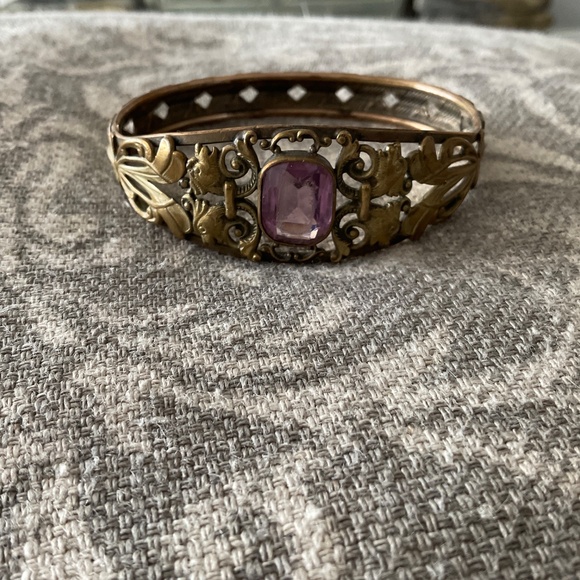 Vintage high relief bangle bracelet - Picture 5 of 8